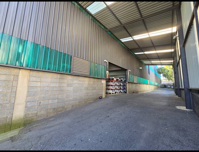 6,649M² WAREHOUSE FOR SALE IN MEADOWDALE